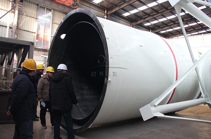 撬装式土壤淋洗设备客户来访生产车间 撬装式土壤淋洗设备客户来访生产车间