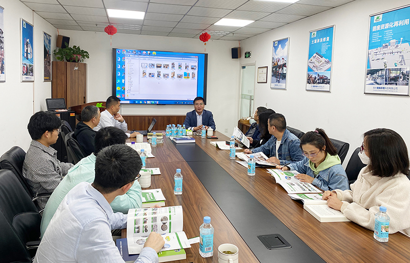 华中科技大学、中南大学一行莅临AG贵宾会生产基地考察调研.jpg 华中科技大学、中南大学一行莅临AG贵宾会生产基地考察调研.jpg